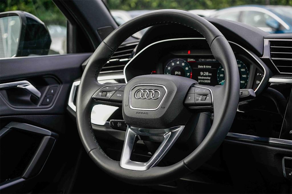 Thumbnail: 2025 Audi Q3 - 12