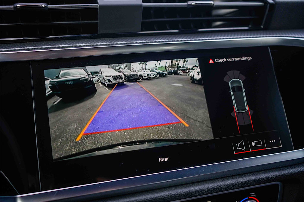 Thumbnail: 2025 Audi Q3 - 26