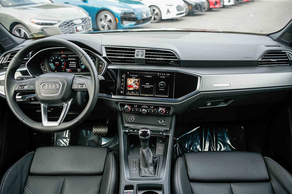 Thumbnail: 2025 Audi Q3 - 2