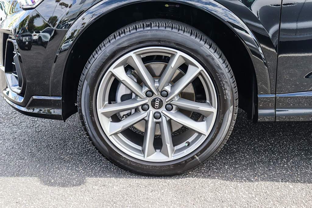 Thumbnail: 2024 Audi Q3 - 6