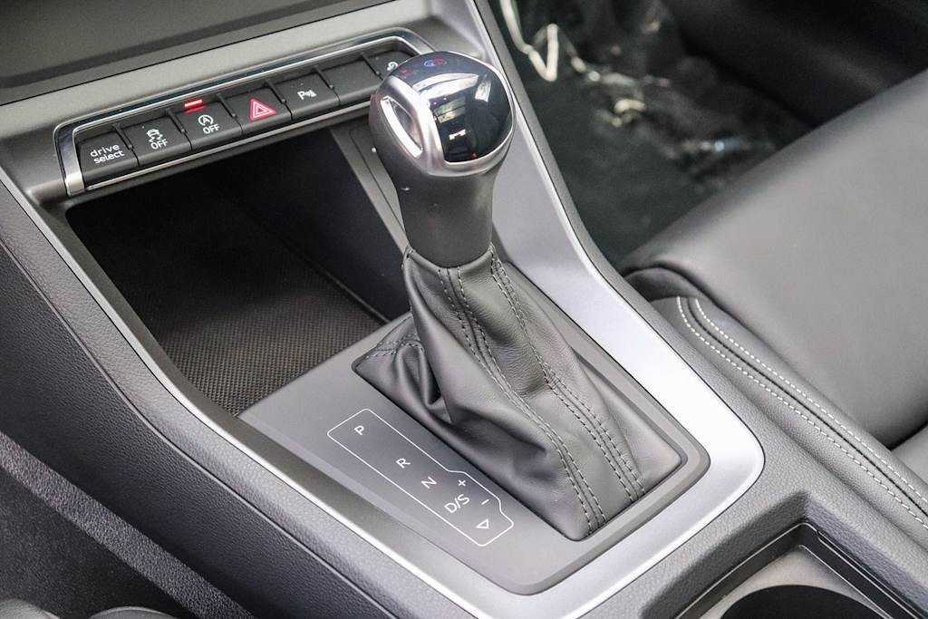 Thumbnail: 2024 Audi Q3 - 13