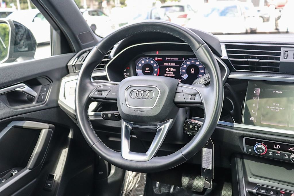 Thumbnail: 2024 Audi Q3 - 8