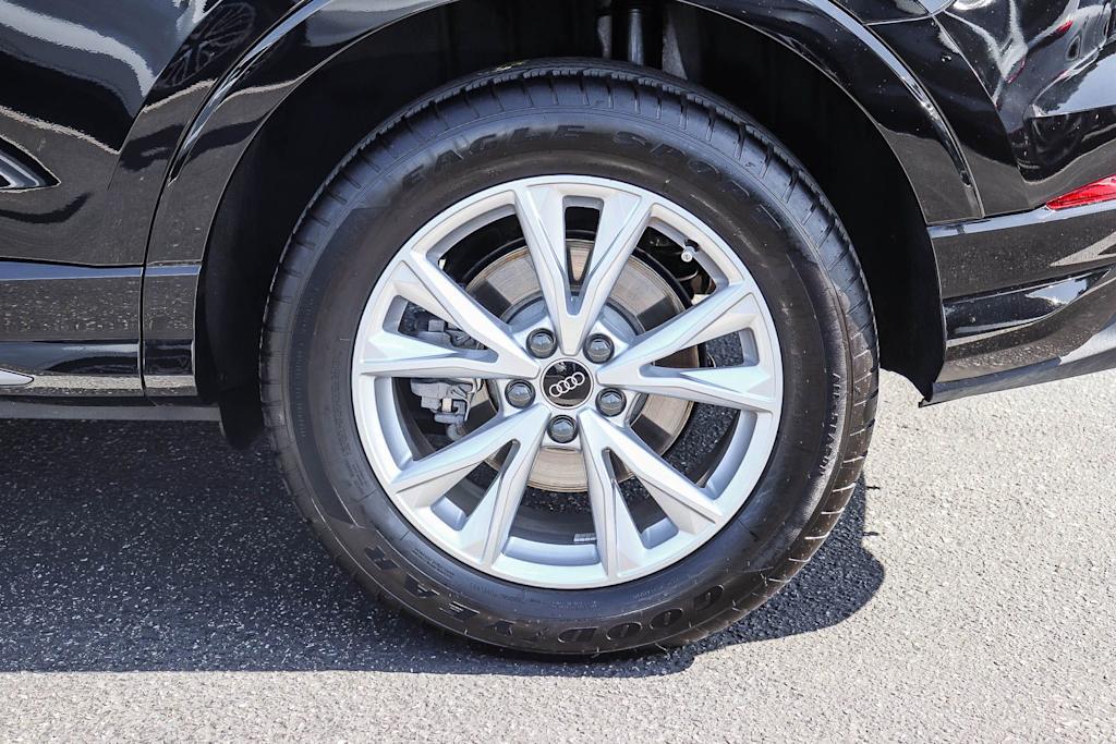 Thumbnail: 2023 Audi Q3 - 21