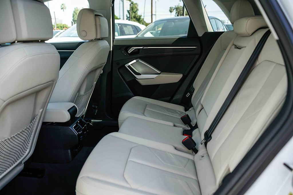 Thumbnail: 2025 Audi Q3 - 11