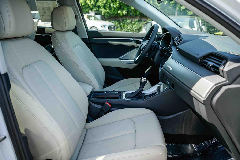 Thumbnail: 2025 Audi Q3 - 9