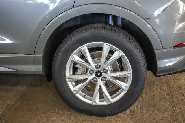 Thumbnail: 2025 Audi Q3 - 25