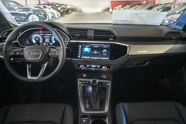 Thumbnail: 2025 Audi Q3 - 2