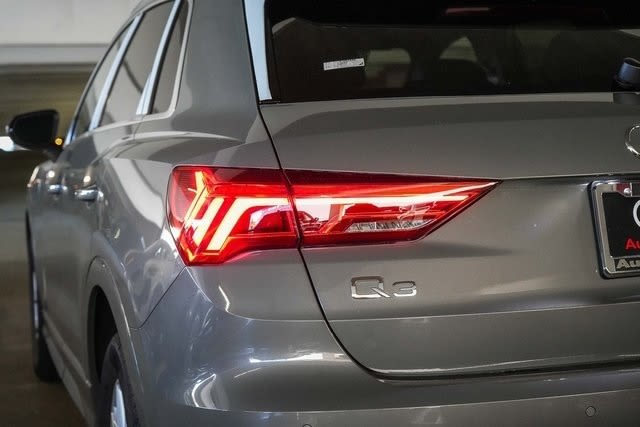 Thumbnail: 2025 Audi Q3 - 6