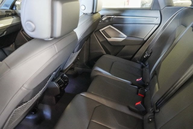 Thumbnail: 2025 Audi Q3 - 12