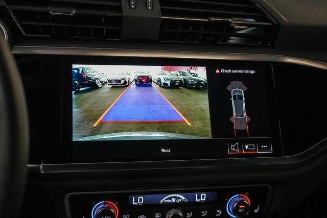 Thumbnail: 2025 Audi Q3 - 36