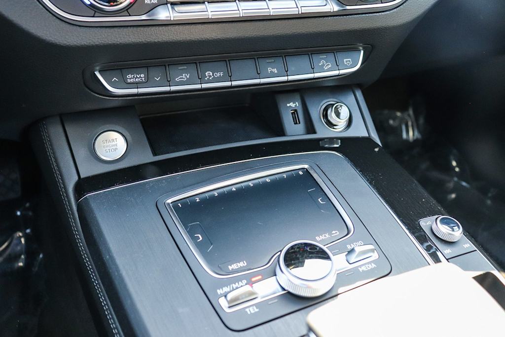 Thumbnail: 2020 Audi Q5 - 28