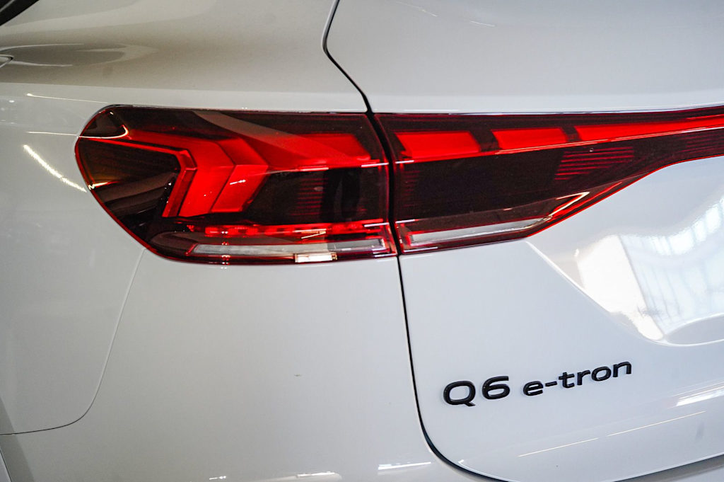 Thumbnail: 2027 Audi Q6 e-tron - 17