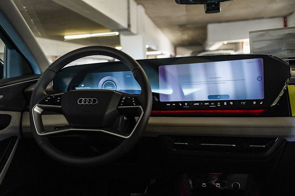Thumbnail: 2027 Audi Q6 e-tron - 7
