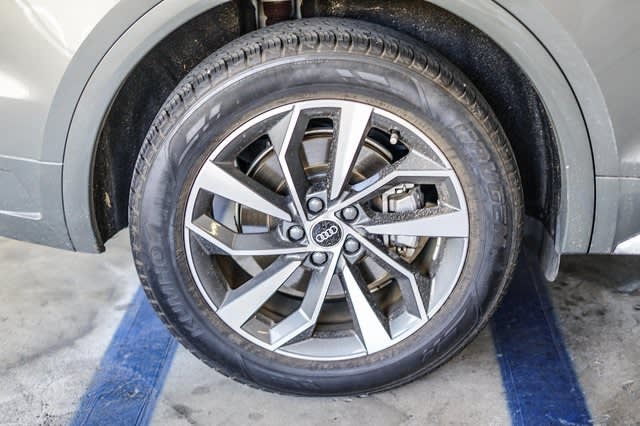 Thumbnail: 2023 Audi Q5 - 11