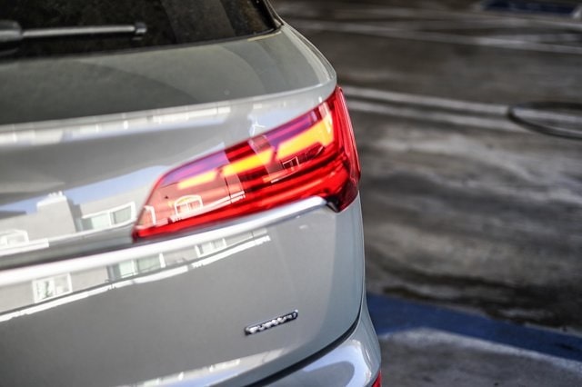 Thumbnail: 2023 Audi Q5 - 12