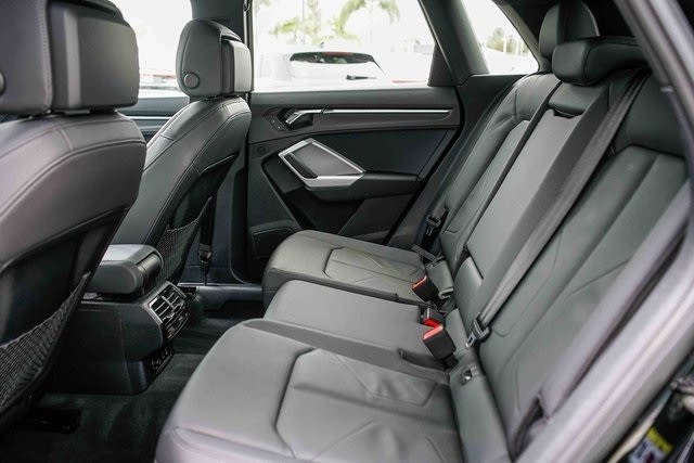 Thumbnail: 2023 Audi Q3 - 11