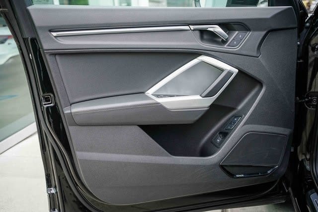 Thumbnail: 2023 Audi Q3 - 22