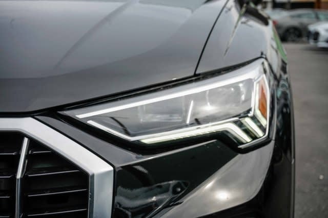 Thumbnail: 2023 Audi Q3 - 19