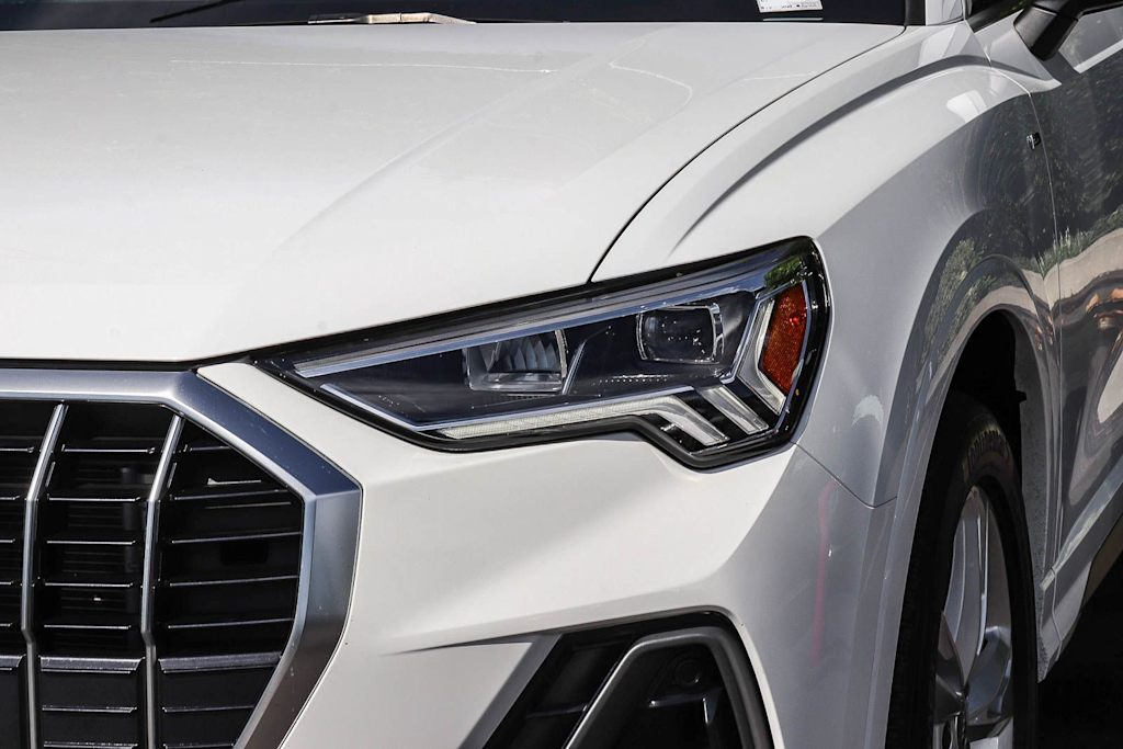 Thumbnail: 2023 Audi Q3 - 18
