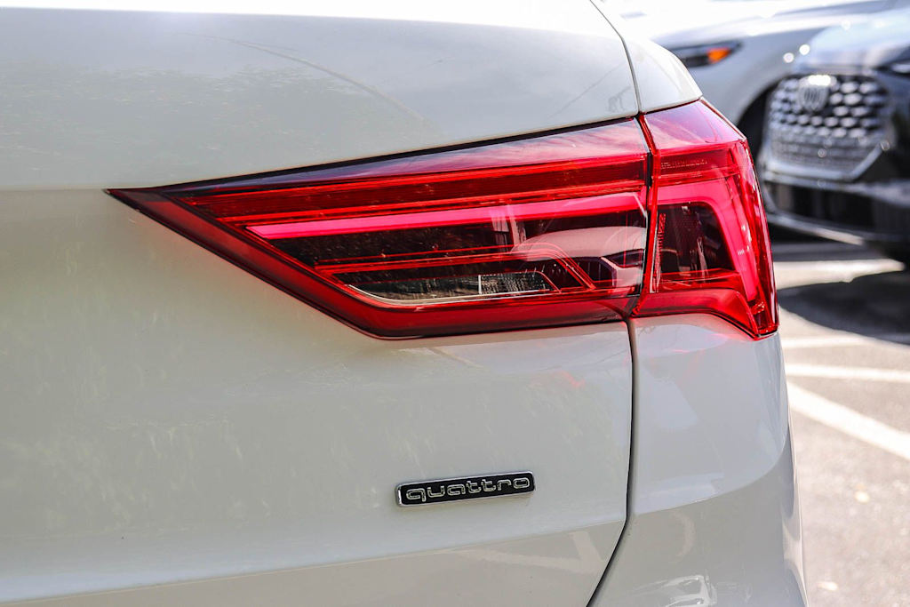 Thumbnail: 2023 Audi Q3 - 21