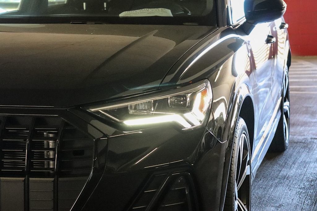 Thumbnail: 2023 Audi Q3 - 9