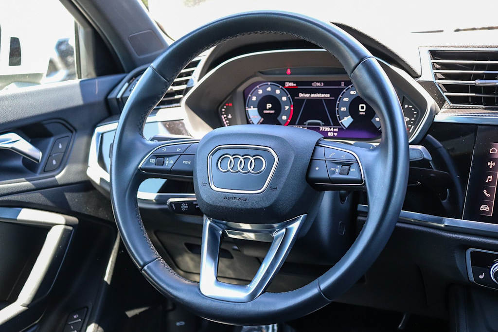 Thumbnail: 2024 Audi Q3 - 8