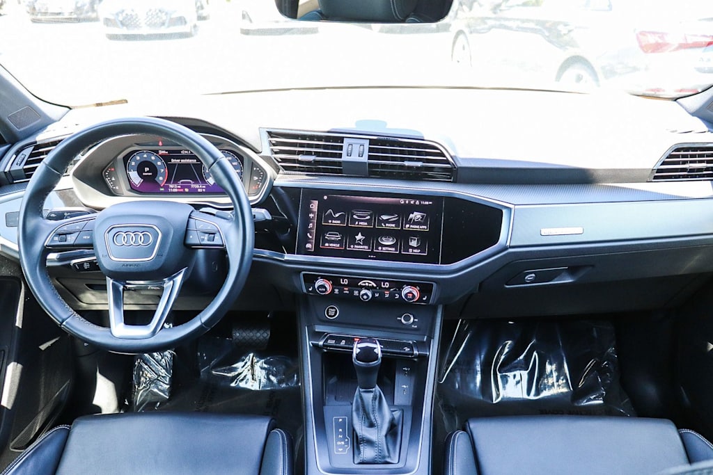 Thumbnail: 2024 Audi Q3 - 2