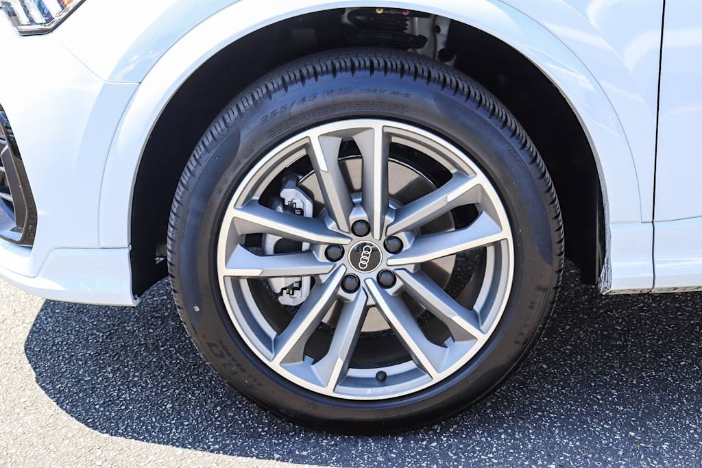 Thumbnail: 2024 Audi Q3 - 6