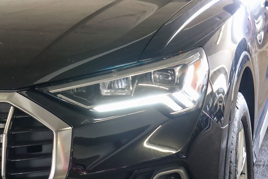 Thumbnail: 2023 Audi Q3 - 9