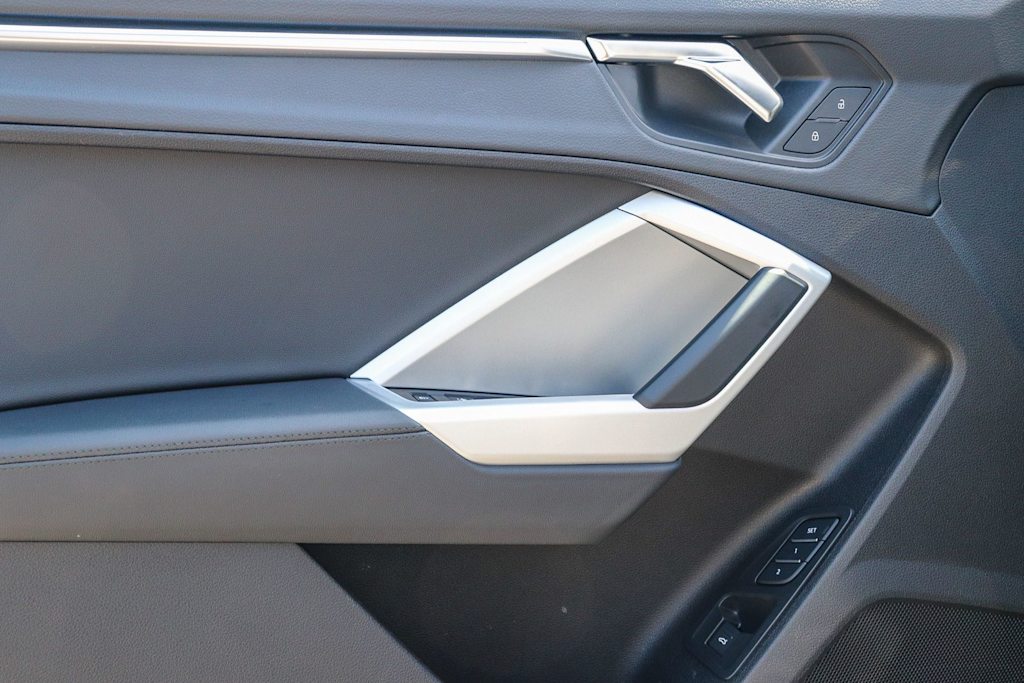 Thumbnail: 2023 Audi Q3 - 26