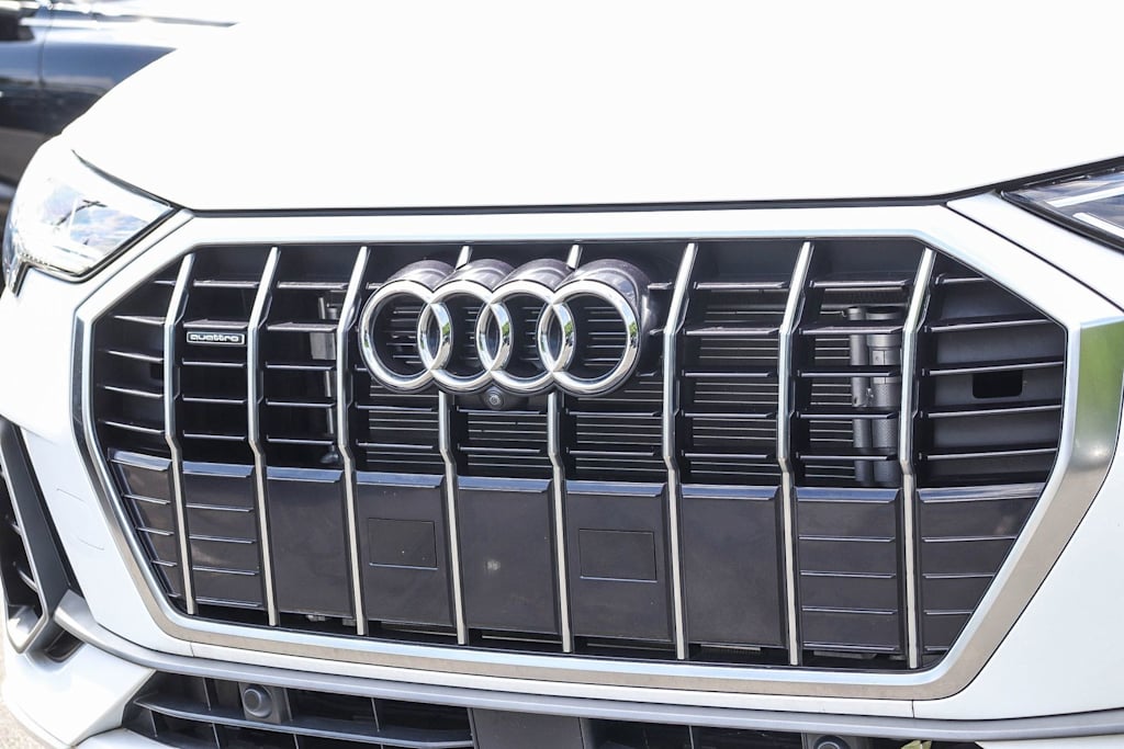 Thumbnail: 2023 Audi Q3 - 6