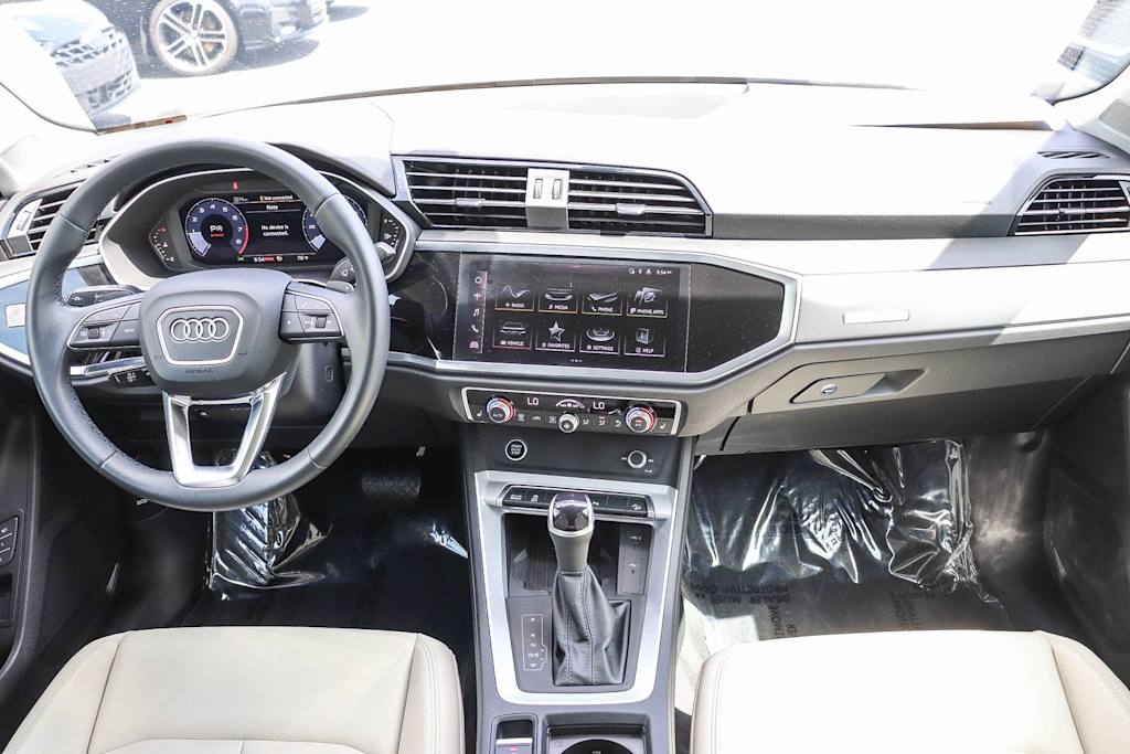 Thumbnail: 2023 Audi Q3 - 2