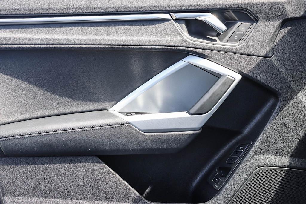 Thumbnail: 2023 Audi Q3 - 26