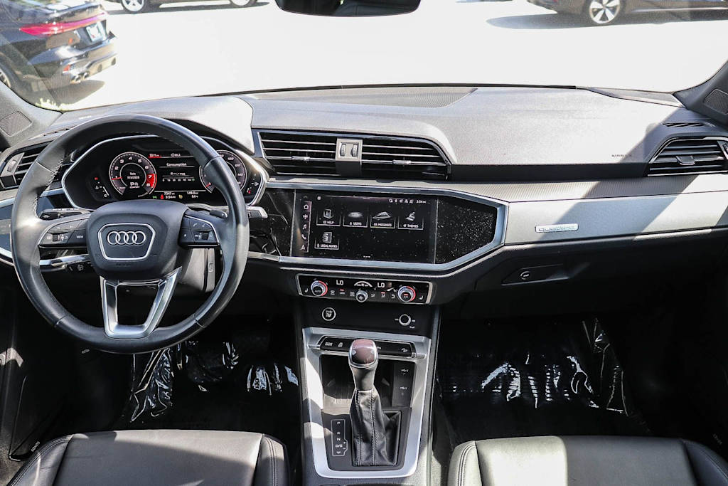 Thumbnail: 2023 Audi Q3 - 2