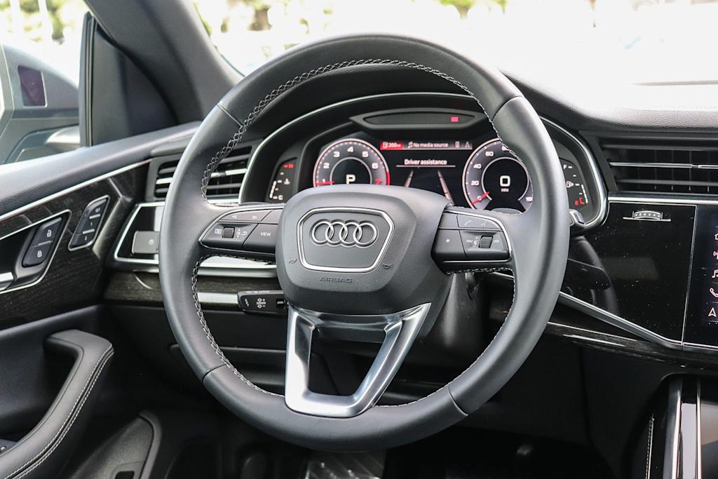 Thumbnail: 2023 Audi Q8 - 13