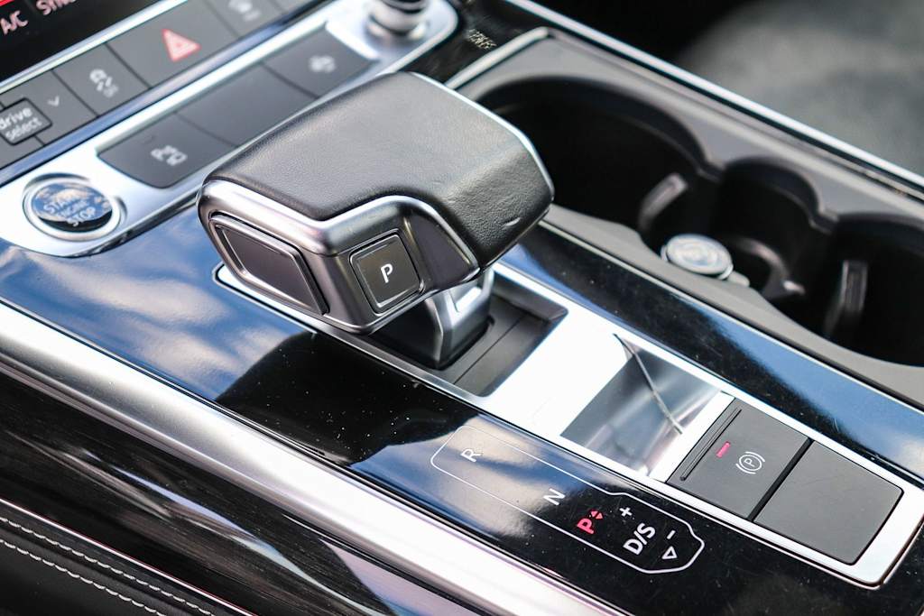 Thumbnail: 2023 Audi Q8 - 15
