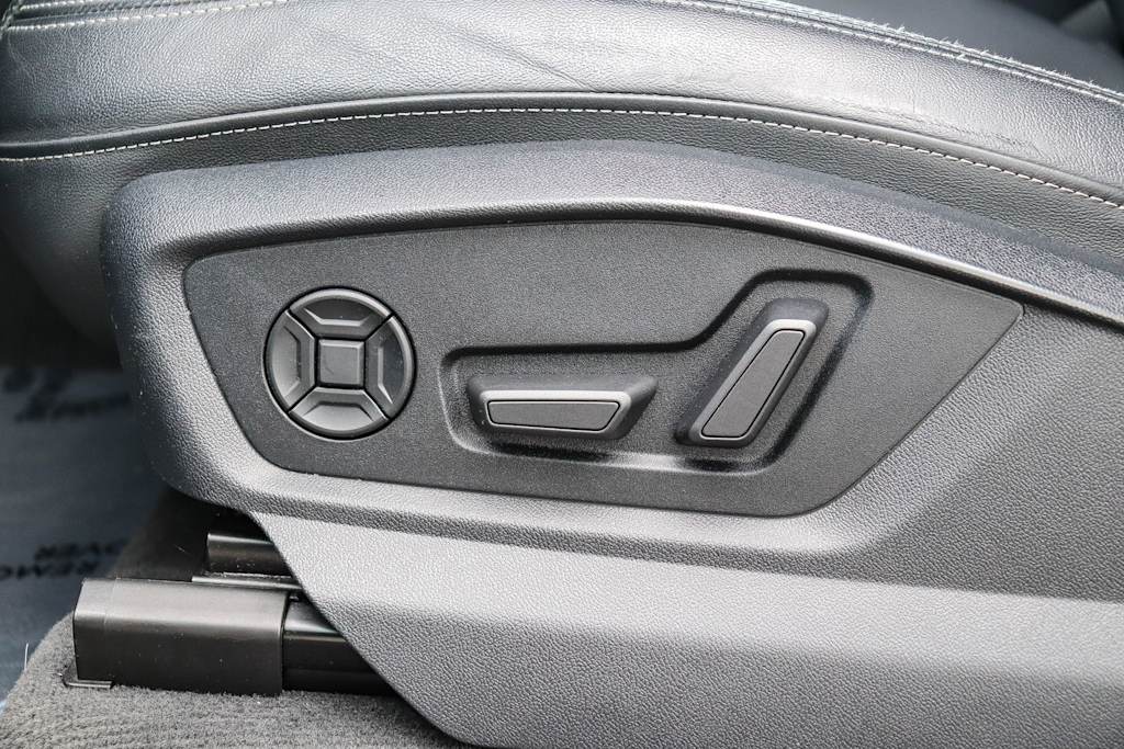 Thumbnail: 2023 Audi Q8 - 28