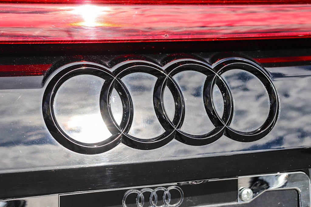 Thumbnail: 2023 Audi Q8 - 26