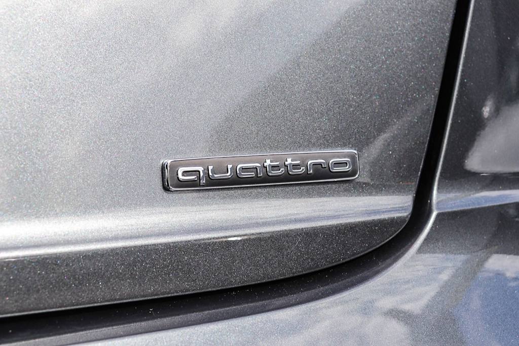 Thumbnail: 2023 Audi Q8 - 25