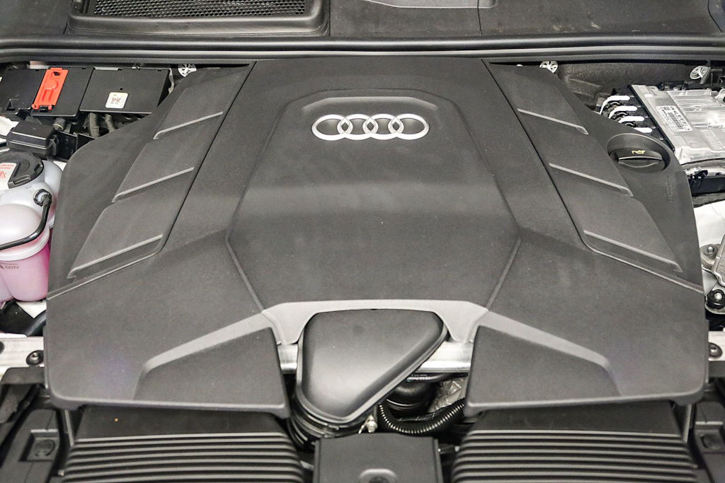 Thumbnail: 2026 Audi Q8 - 7