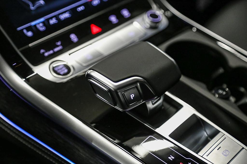 Thumbnail: 2026 Audi Q8 - 19