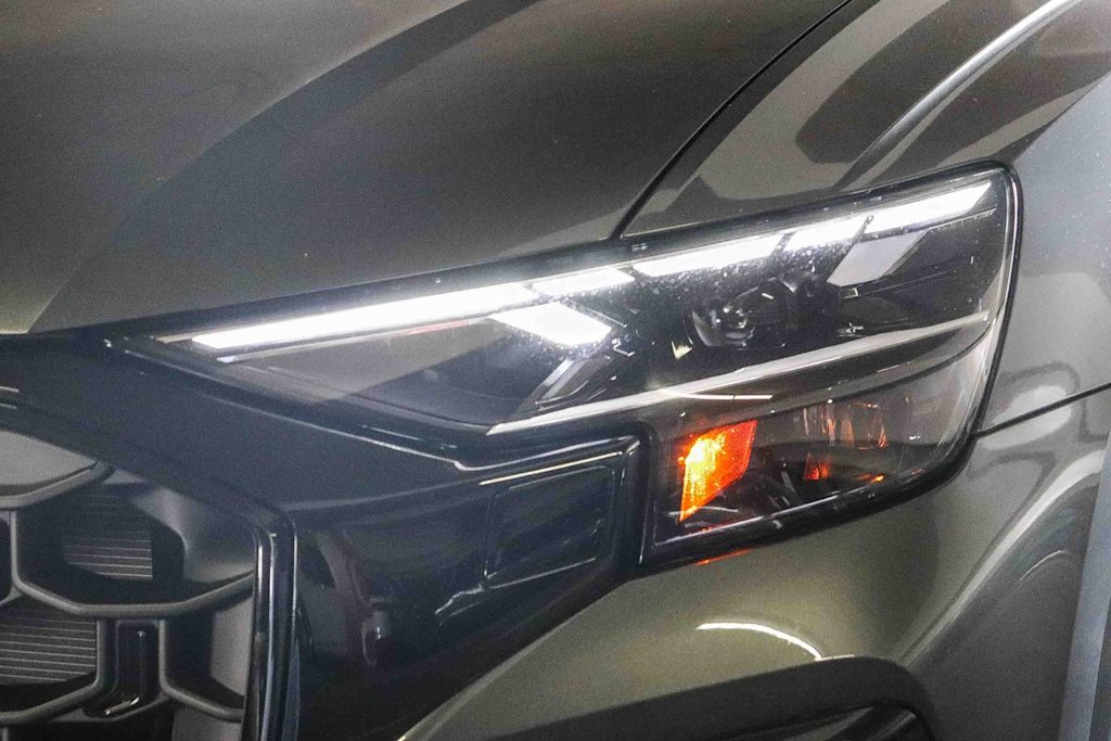 Thumbnail: 2025 Audi Q8 - 9
