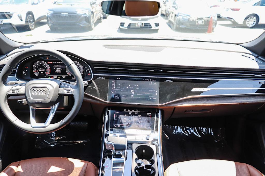 Thumbnail: 2025 Audi Q8 - 2