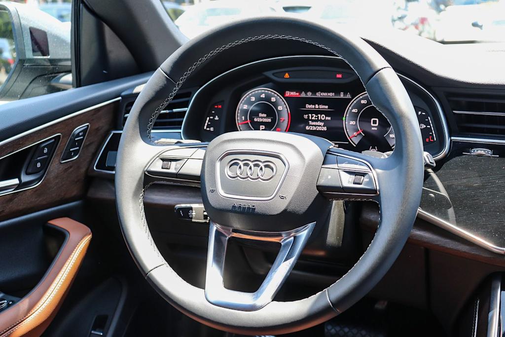 Thumbnail: 2025 Audi Q8 - 9