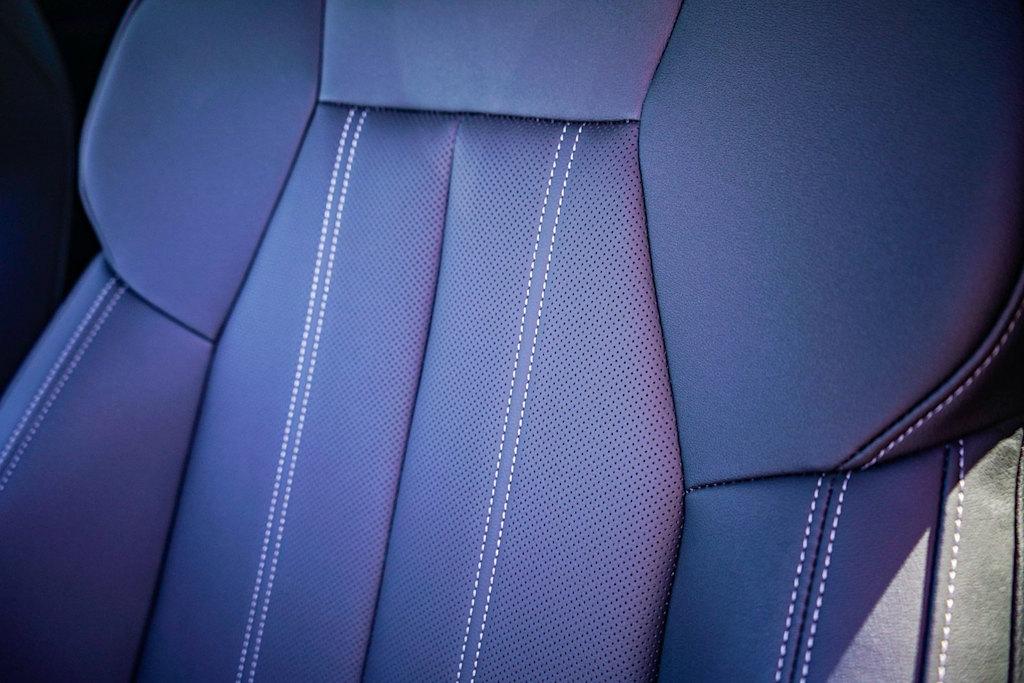 Thumbnail: 2025 Audi Q6 e-tron - 6