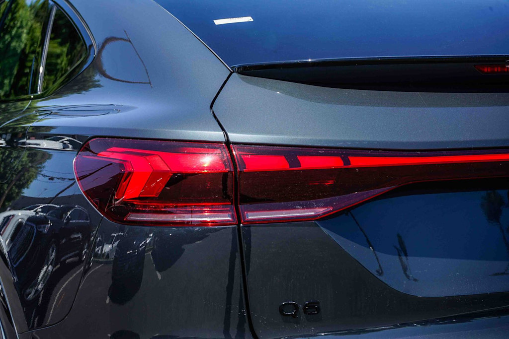 Thumbnail: 2025 Audi Q6 e-tron - 20