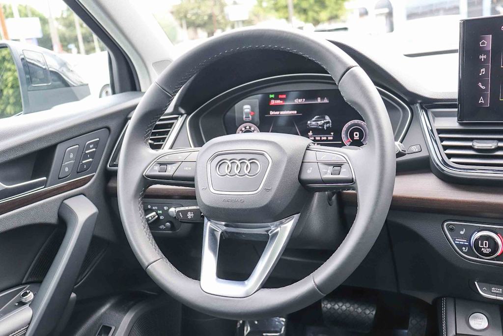 Thumbnail: 2023 Audi Q5 - 11