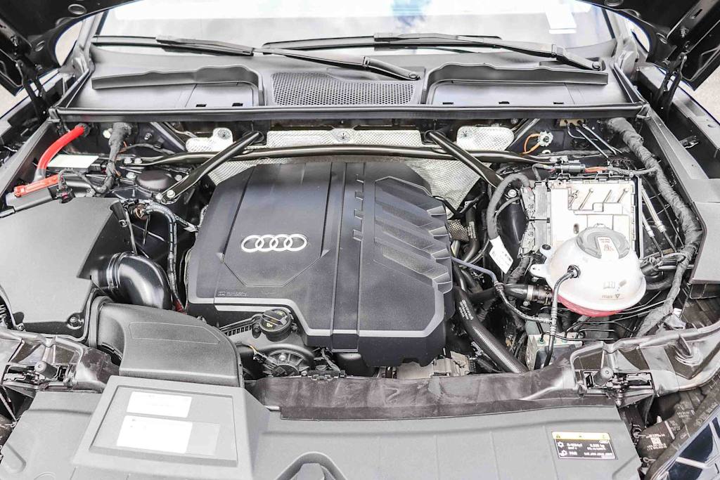 Thumbnail: 2023 Audi Q5 - 6