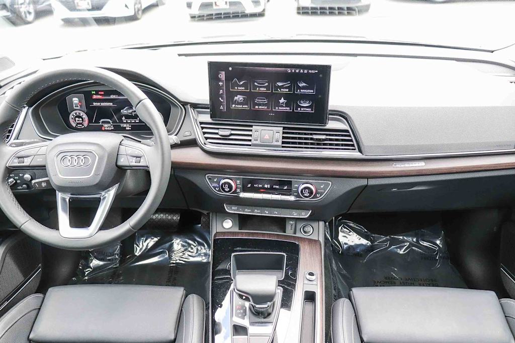 Thumbnail: 2023 Audi Q5 - 7