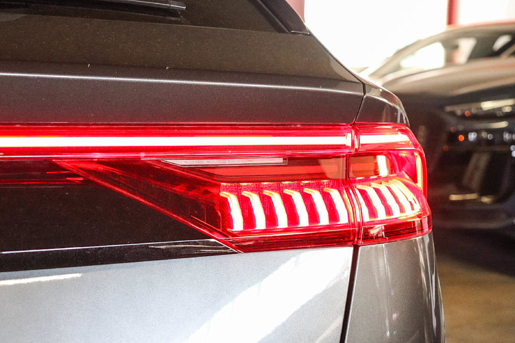 Thumbnail: 2023 Audi Q8 - 5